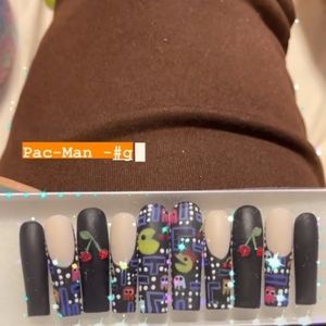 custom press on nails